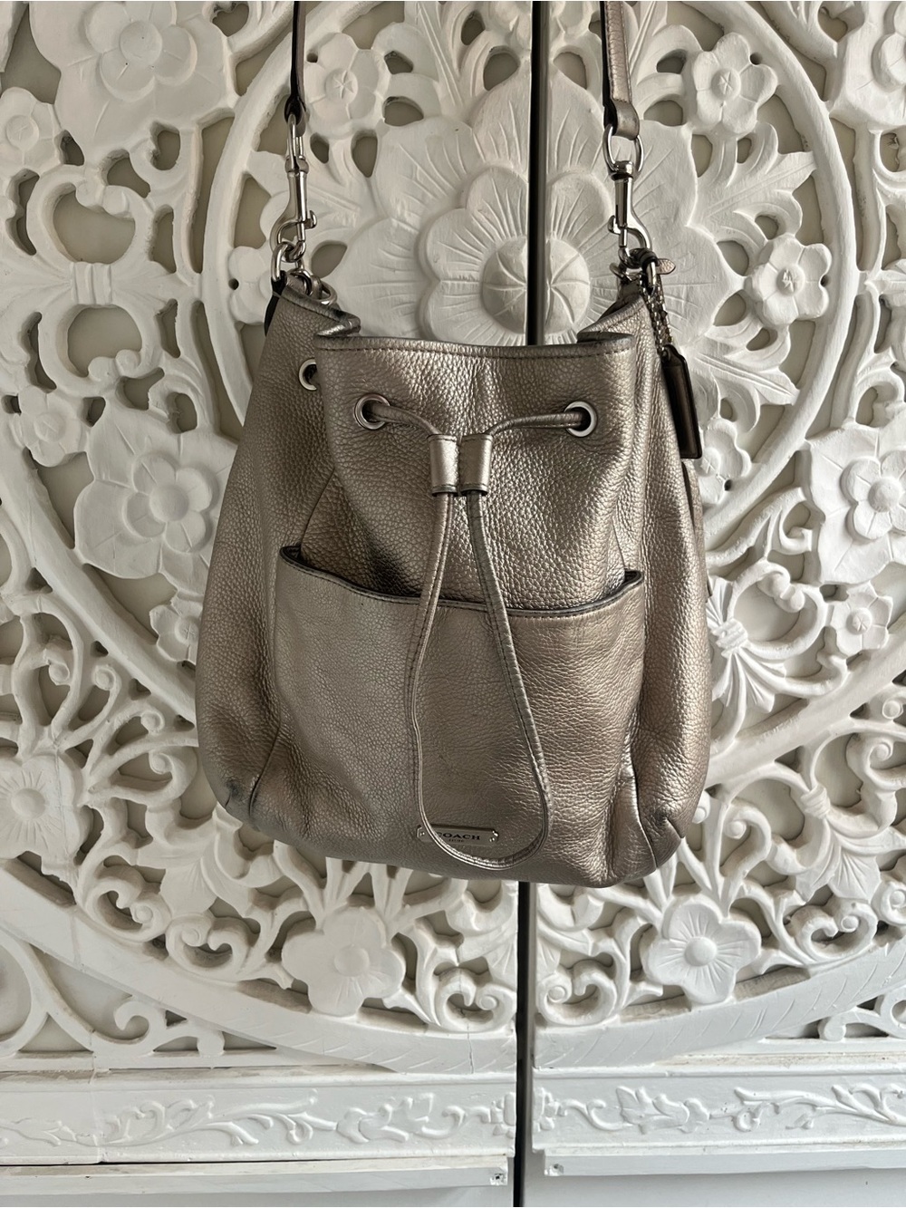Coach Metallic Pebbled Leather Bucket Bag Crossbody Purse Silver Pewter